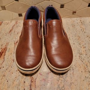 Brown Boys size 3 Nautica dressy shoes.